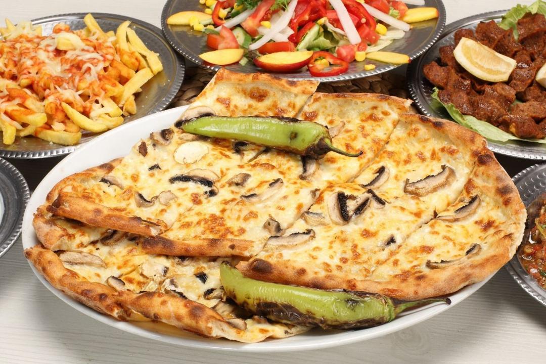 Mantarlı Kaşarlı Pide